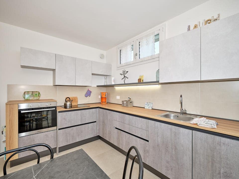 Kitchen or kitchenette, Living room