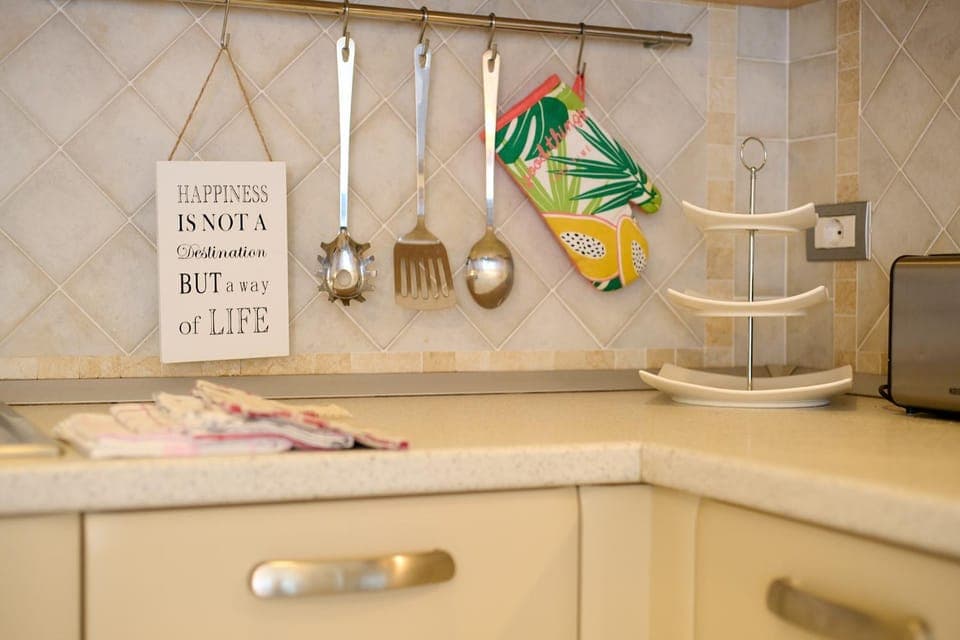 Kitchen or kitchenette, Living room