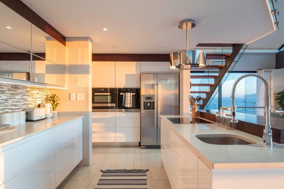 View (from property/room), Kitchen or kitchenette, Sea view, kitchen