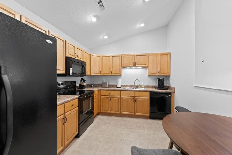 UrbanRetreat 2BR Garage 15 min to UT MedDtwn House in Knoxville