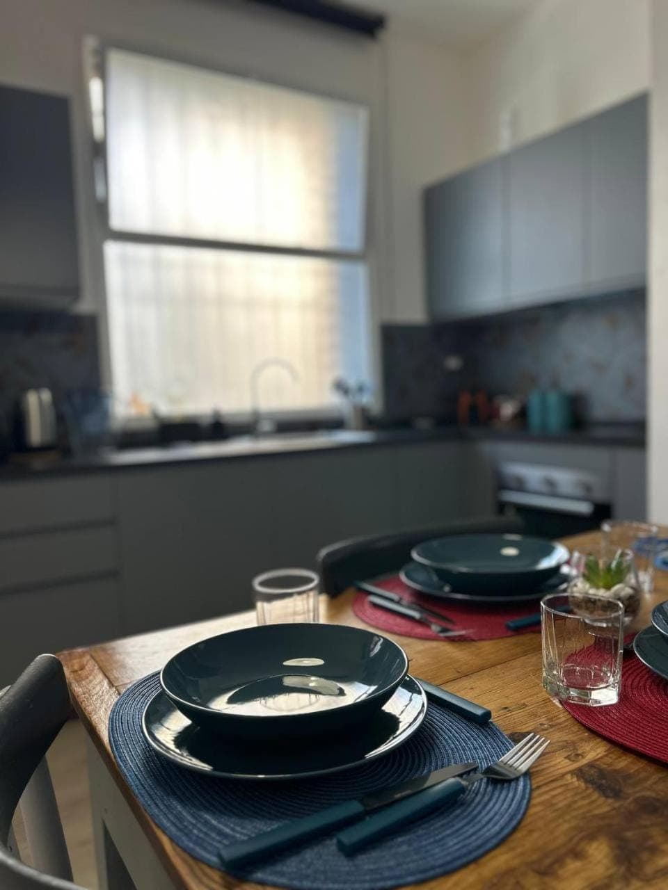 Kitchen or kitchenette, Dining area, stove