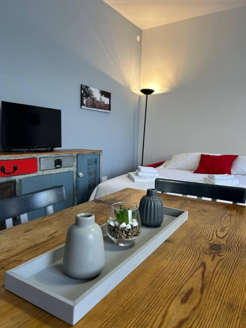 TV and multimedia, Living room, Seating area, Dining area