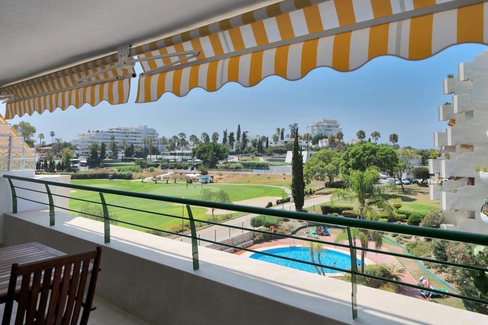 Balcony/Terrace, Dining area, Pool view, Swimming pool