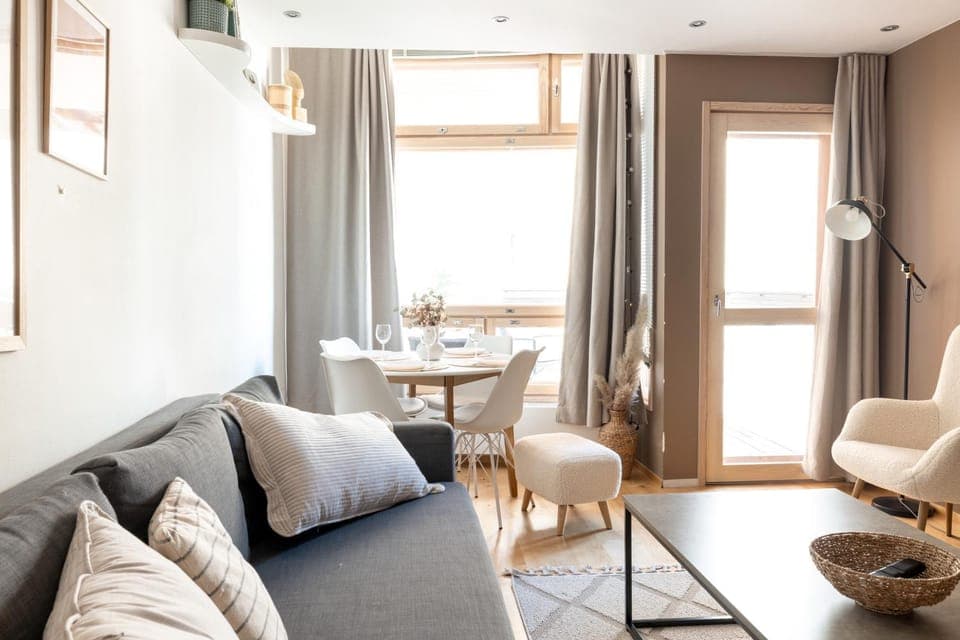 Living room, Seating area, Dining area