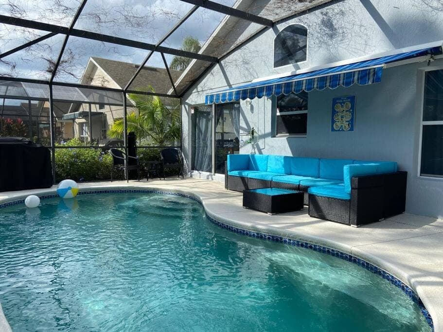 Swimming pool
