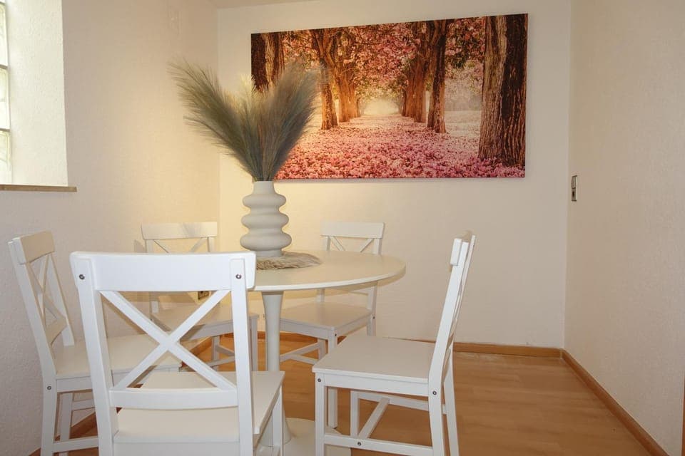 Seating area, Dining area