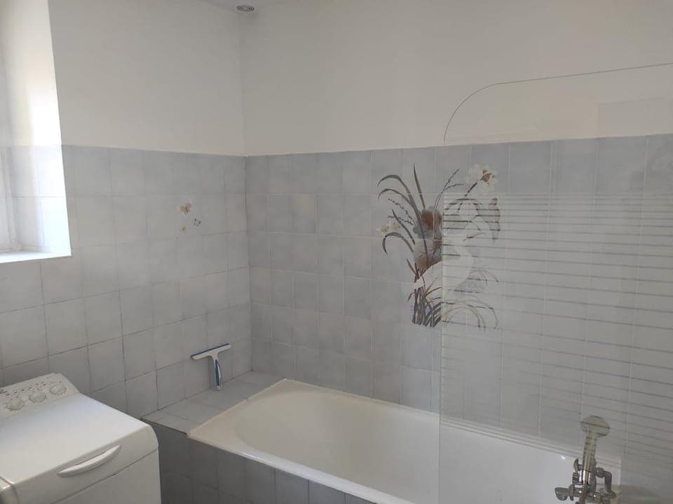 Bathroom, Bath, washing machine