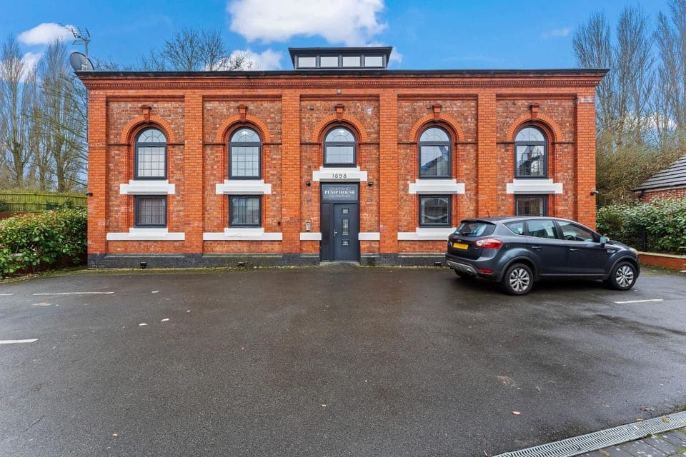 Property building, Day, Location, Parking