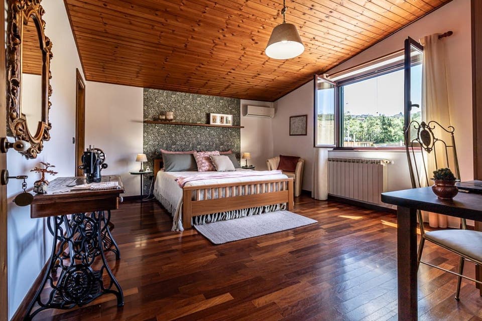 TV and multimedia, Bedroom, internet, safe, air conditioner