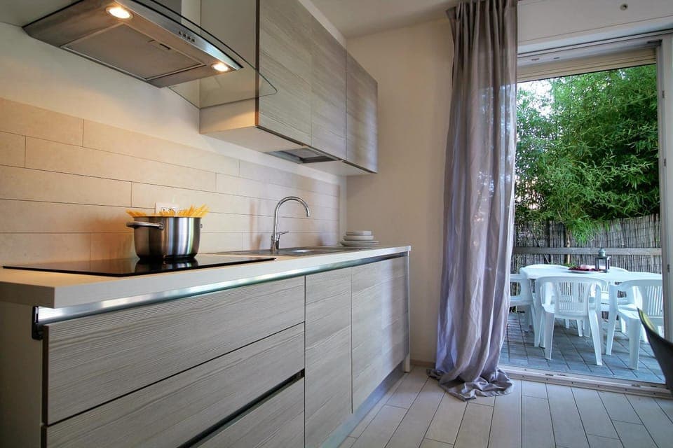 Kitchen or kitchenette