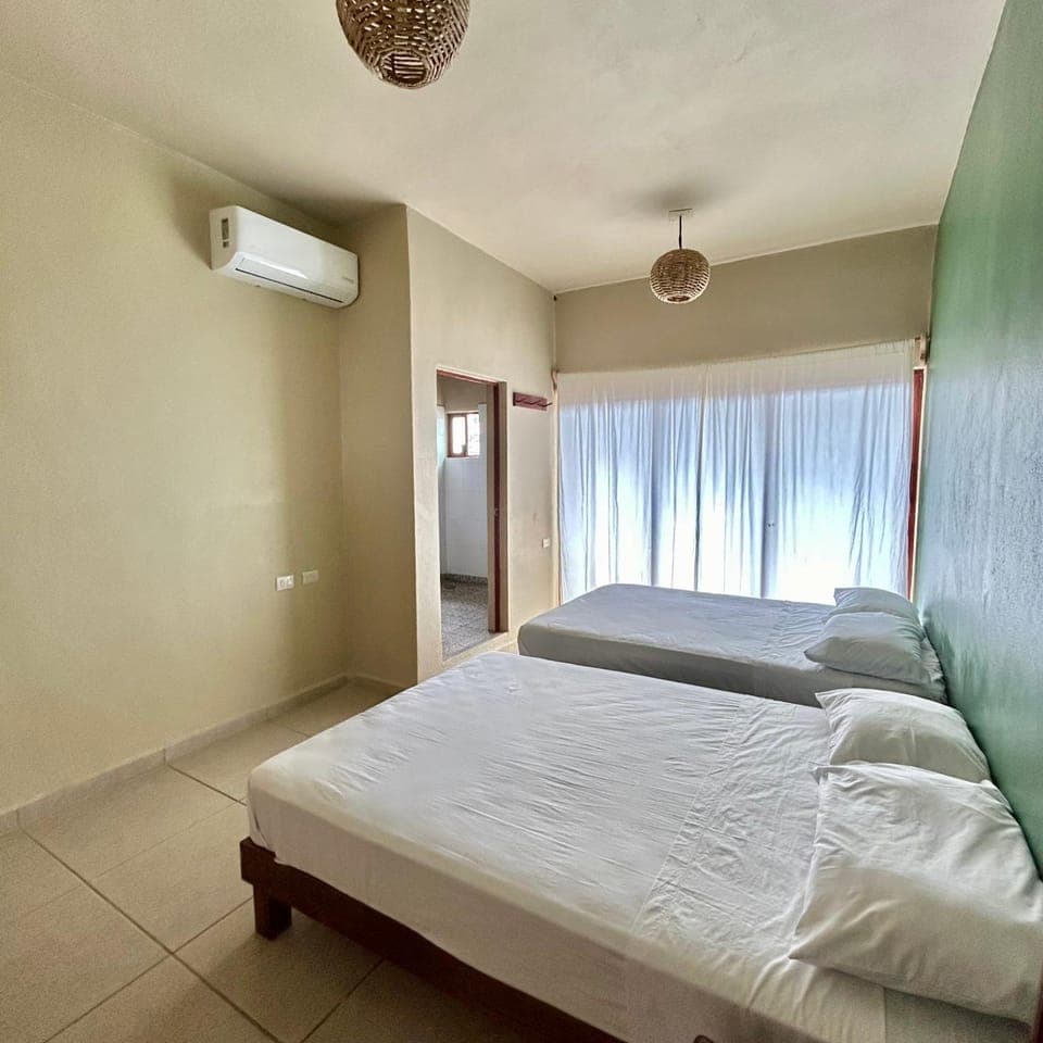 Bed, Photo of the whole room, air conditioner