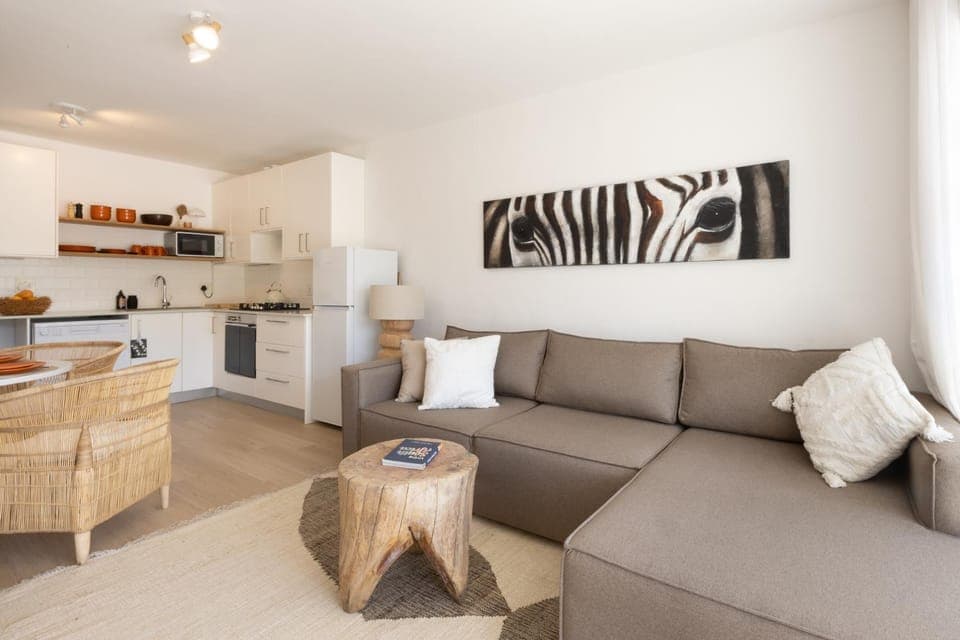 Living room, Dining area, kitchen