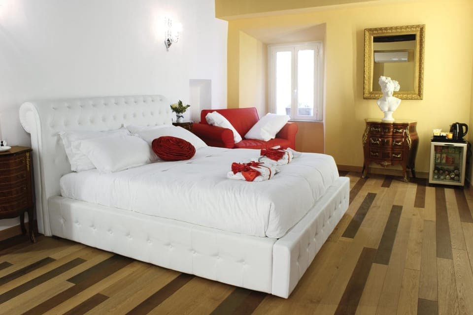 Decorative detail, Bedroom