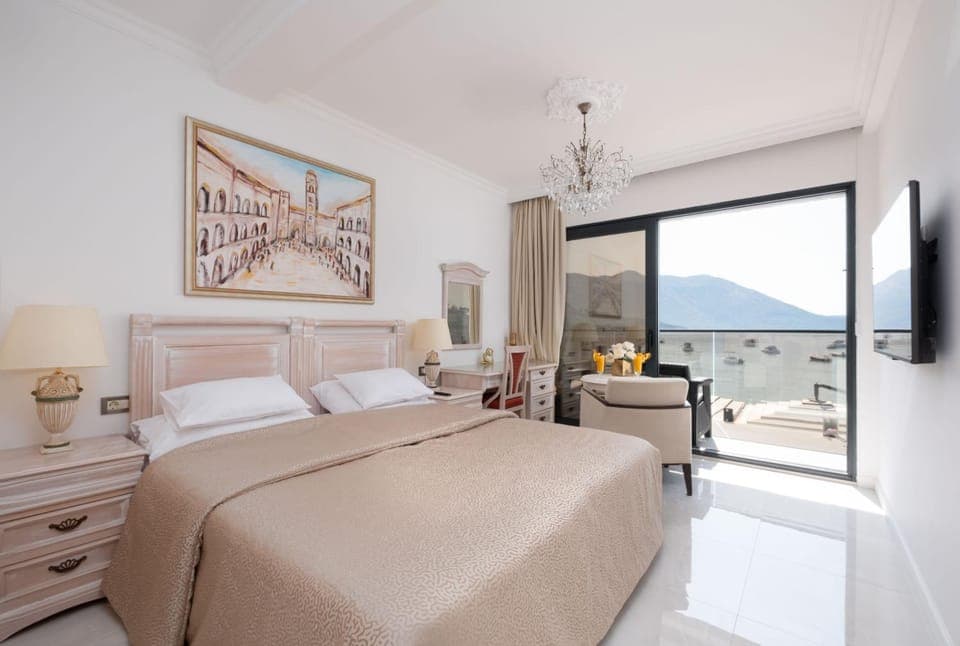 Bed, Bedroom, Sea view