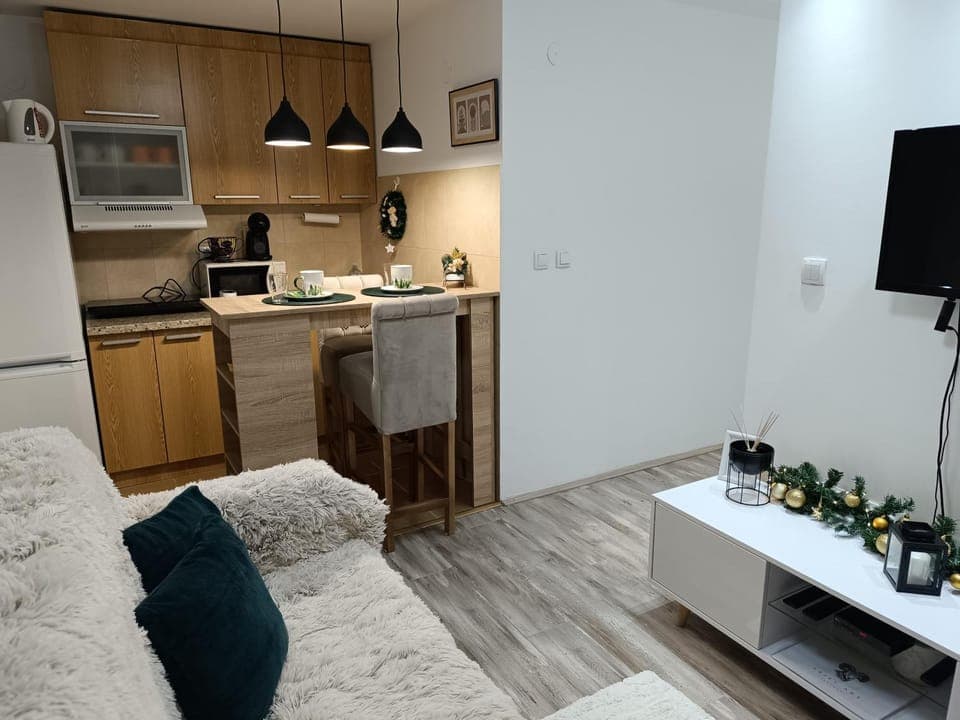 Living room, Dining area, kitchen