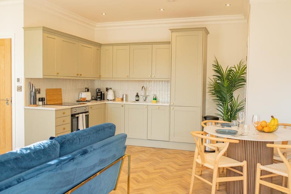 Dining area, kitchen