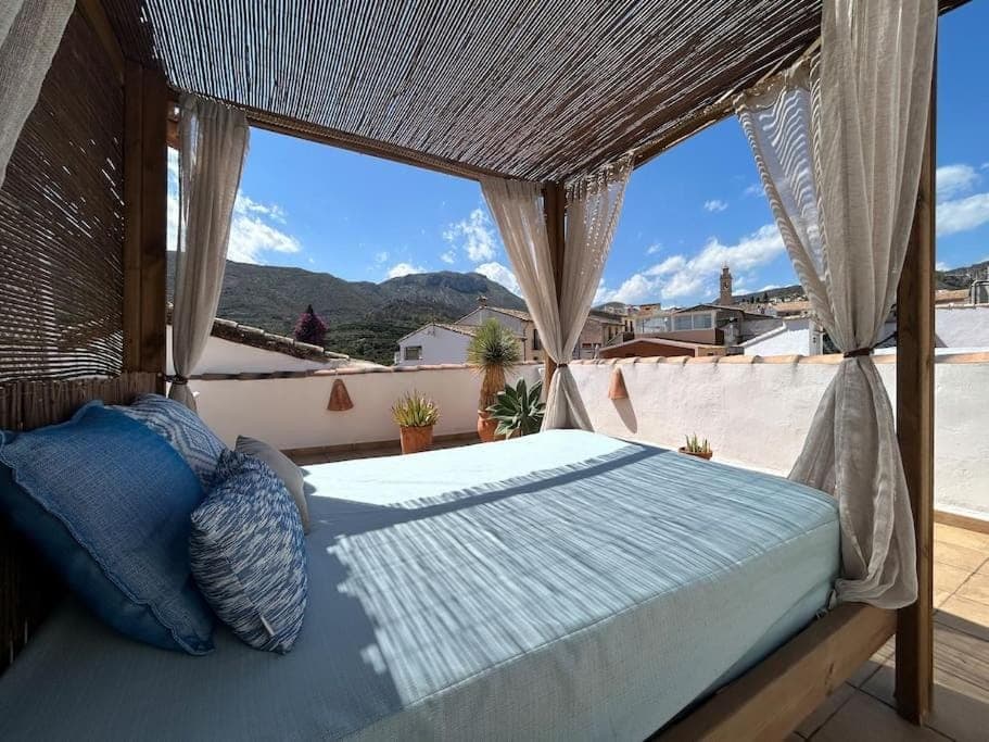 Bed, Mountain view