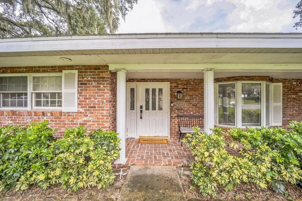 Beautiful Lake View Retreat Drivable to Theme Parks home House in Haines City