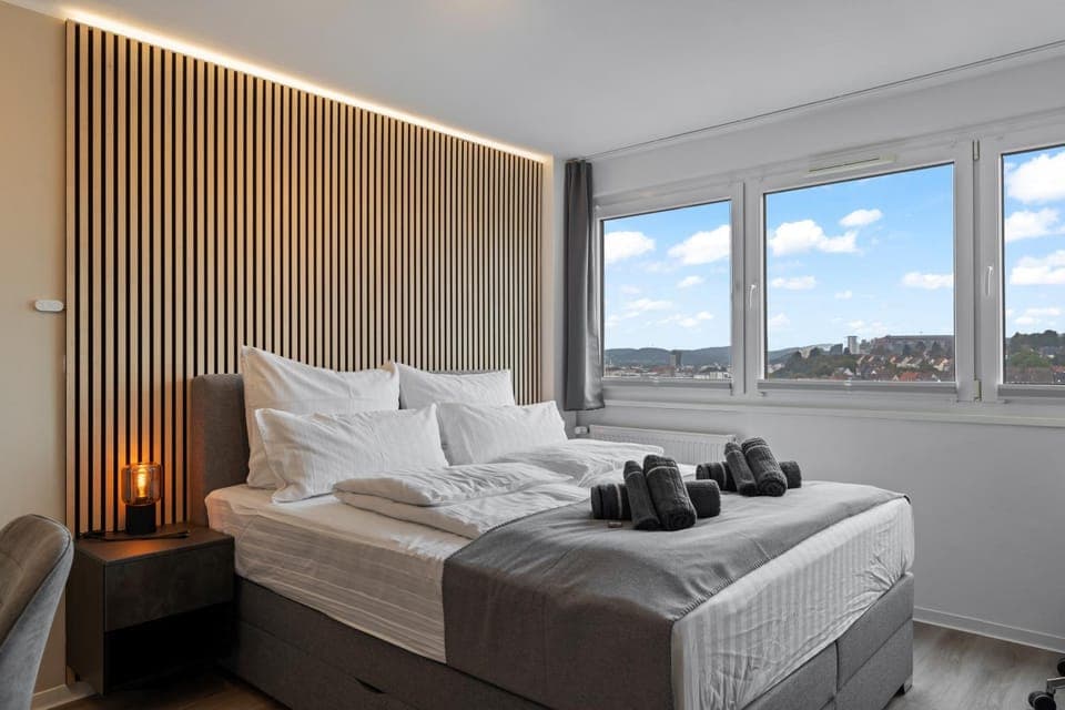 Bed, Photo of the whole room, Bedroom, towels