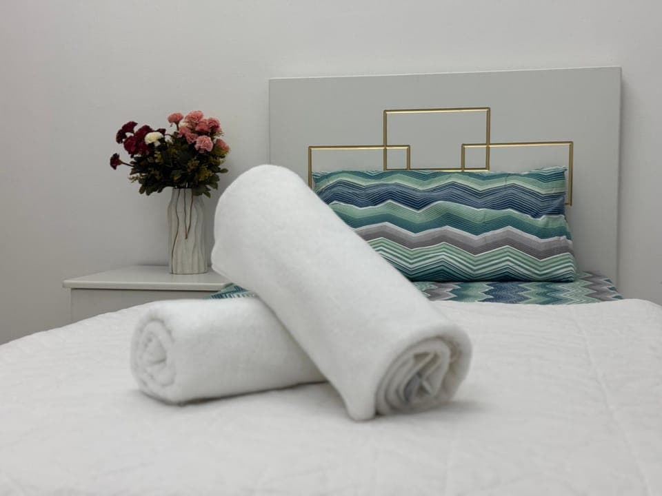 Bed, Photo of the whole room, Bedroom, towels