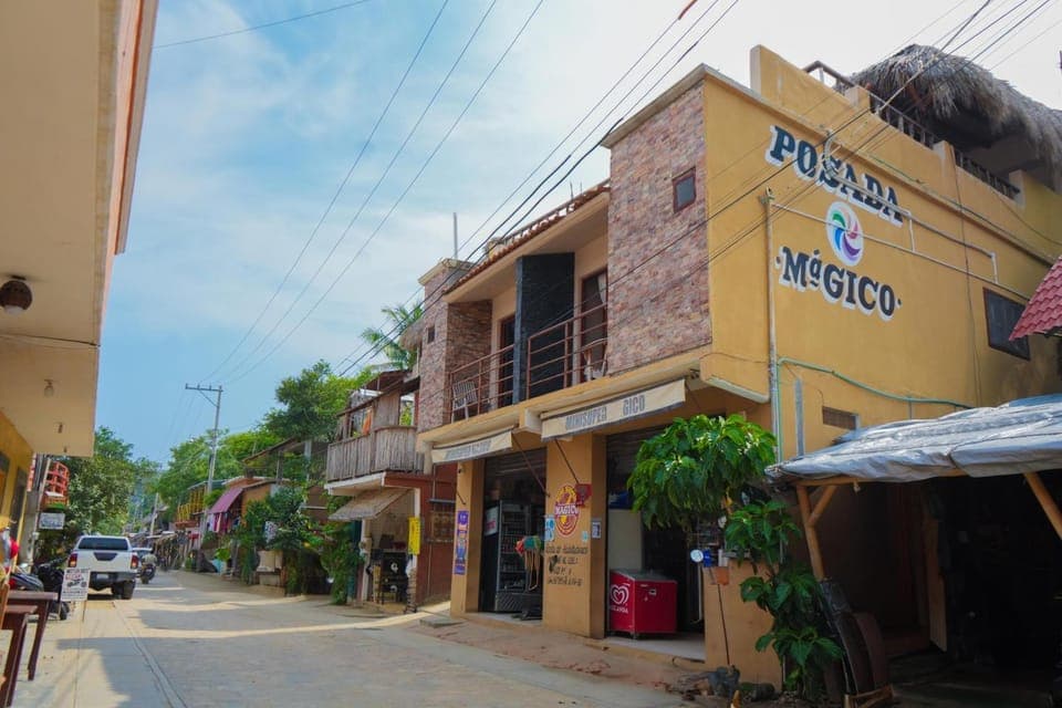 Property building, Facade/entrance, Neighbourhood, Street view, Location