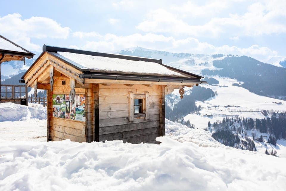 Day, Natural landscape, Winter, Sauna, Mountain view