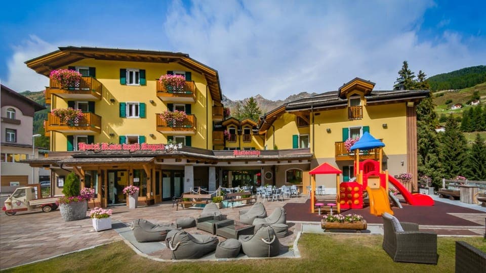 Property building, Summer, Mountain view