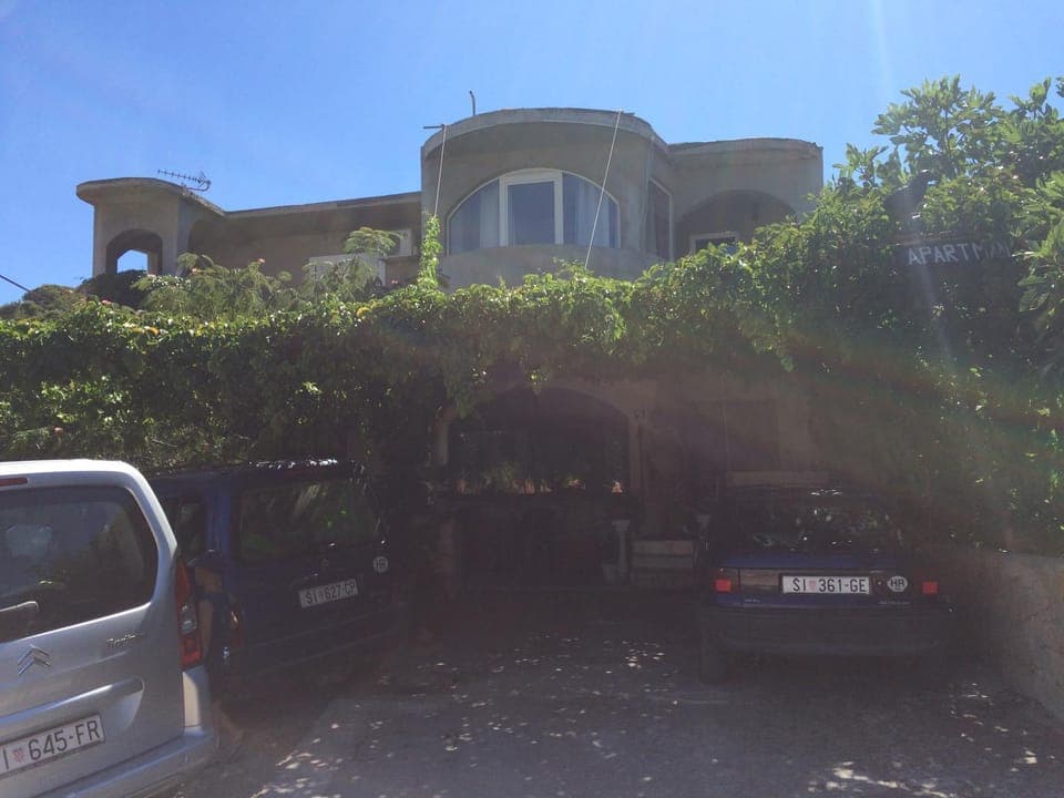 Facade/entrance, Balcony/Terrace, On site