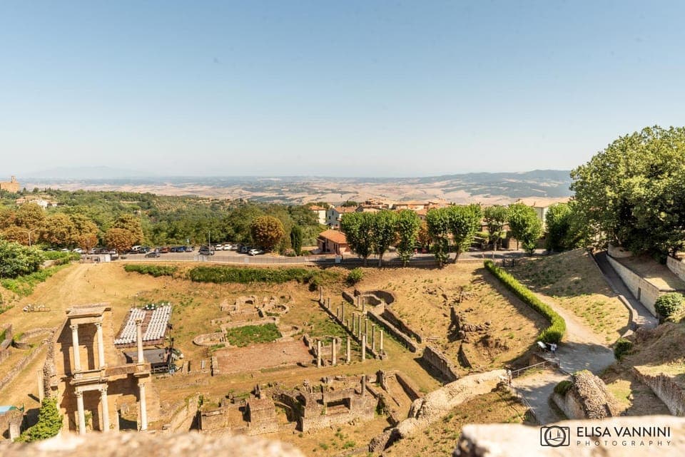Nearby landmark, Neighbourhood, Landmark view