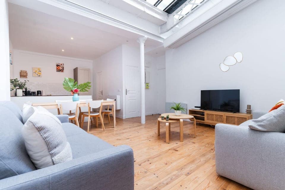 Communal lounge/ TV room, TV and multimedia, Kitchen or kitchenette, Seating area