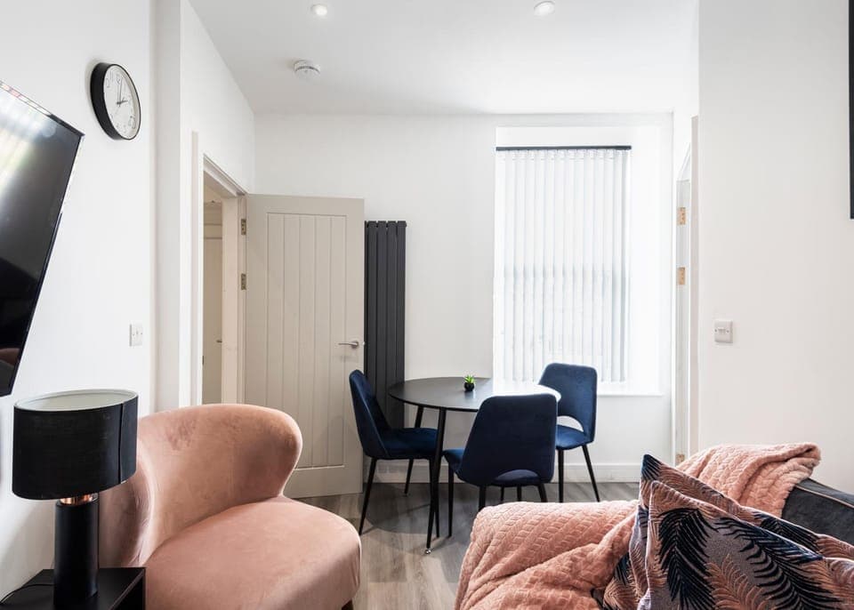 TV and multimedia, Living room, Seating area