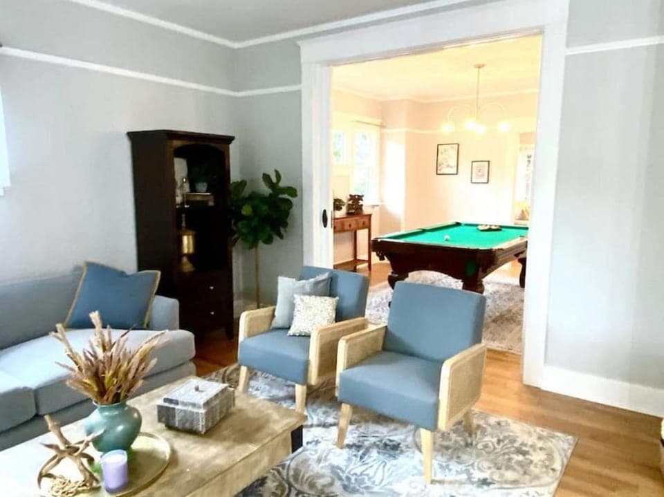 Billiard, Living room