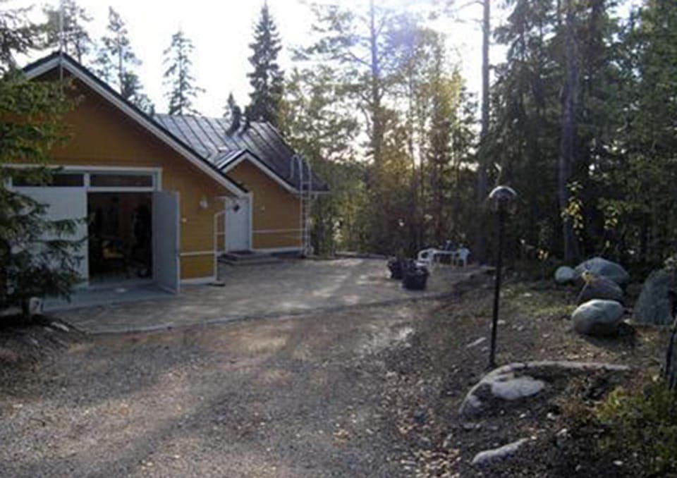 Facade/entrance