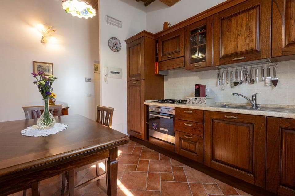 Kitchen or kitchenette, Dining area, dishwasher, stove