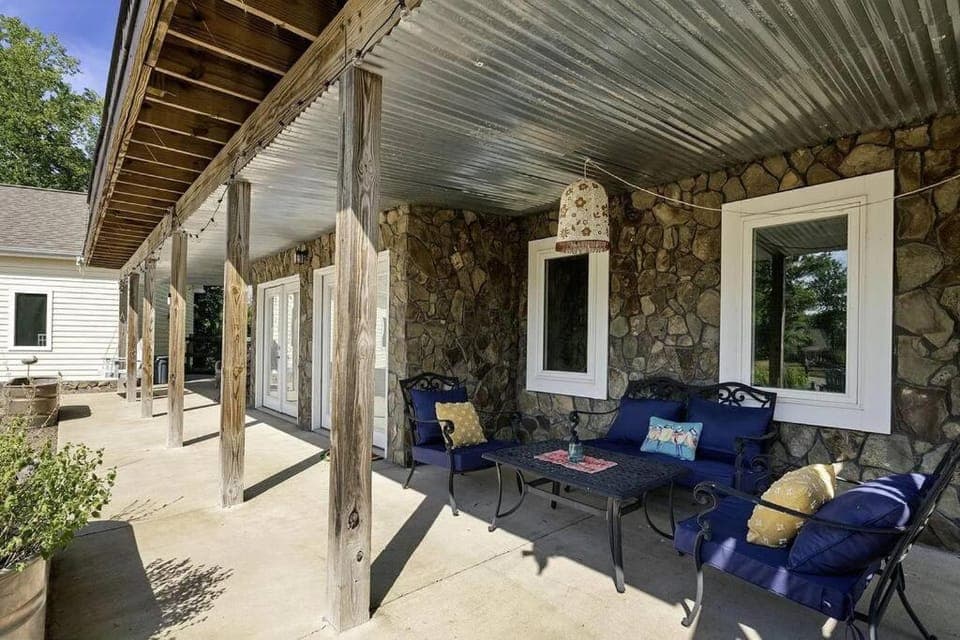 Property building, Balcony/Terrace