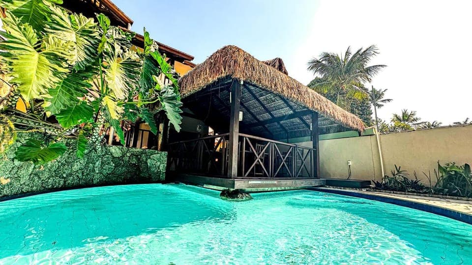 Property building, Restaurant/places to eat, Swimming pool