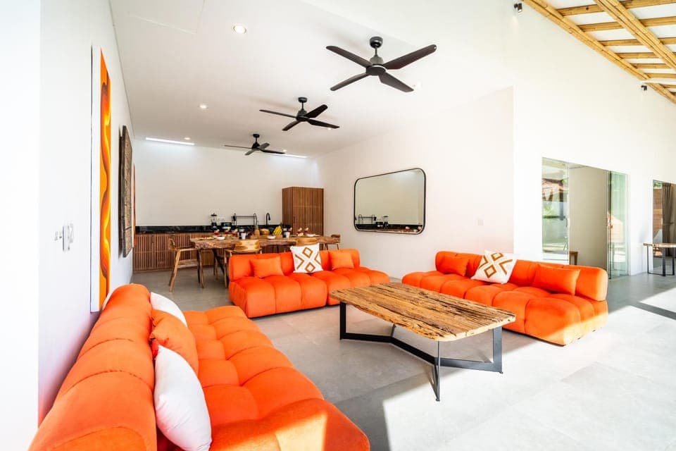 Living room, Seating area, kitchen