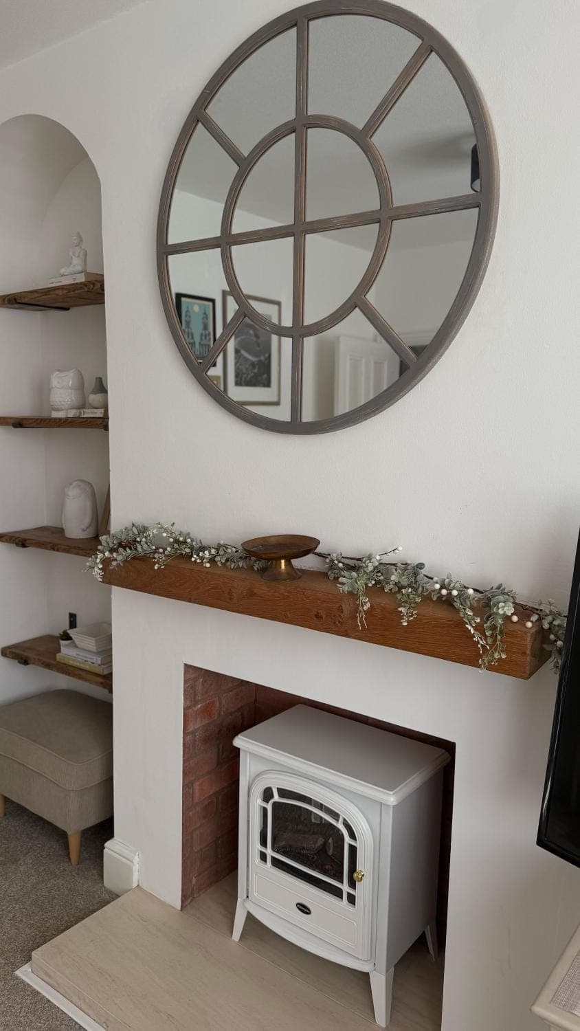 Living room, fireplace, fireplace