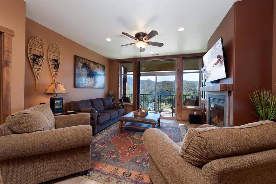 Peregrine Point 302 House in Purgatory