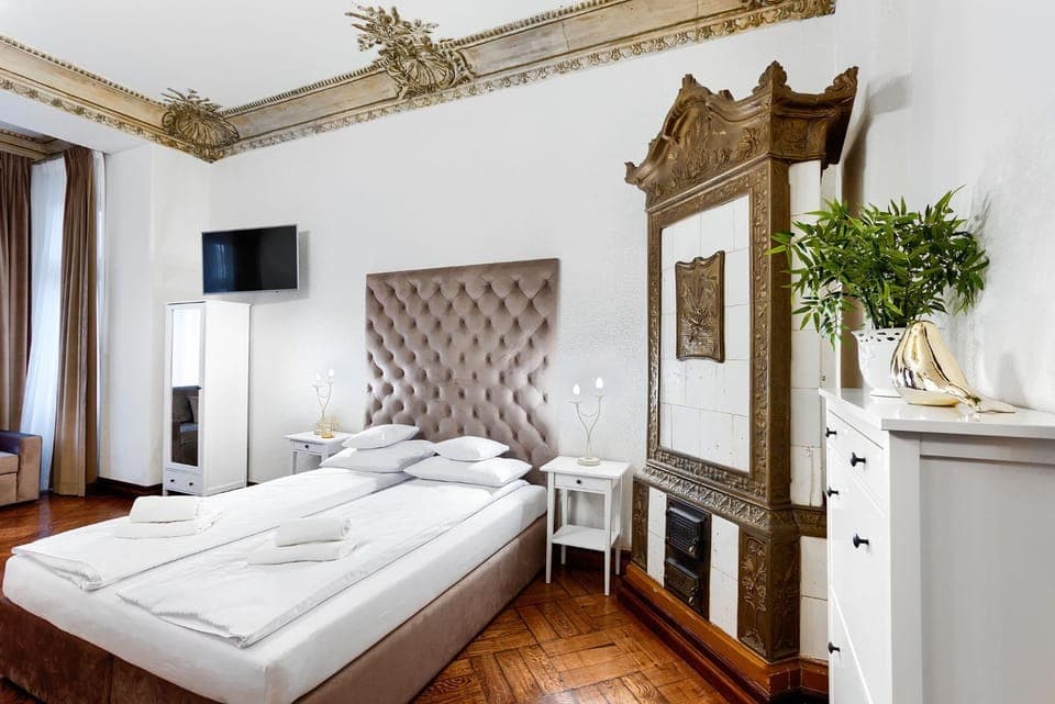 Bed, TV and multimedia, Photo of the whole room, Bedroom, wardrobe