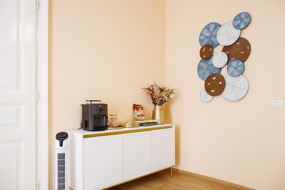 Coffee/tea facilities, Living room, Dining area