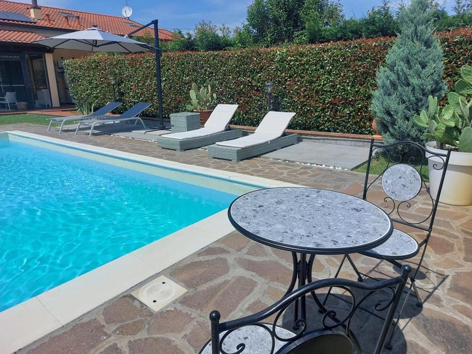 Garden, Garden view, Pool view, Swimming pool, sunbed