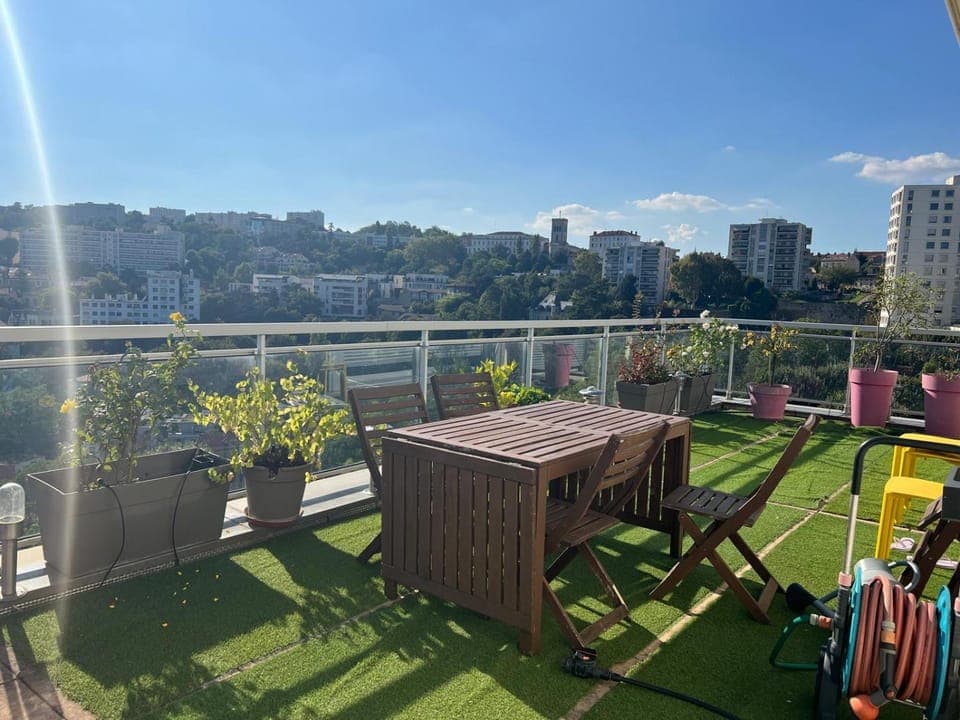 View (from property/room), Balcony/Terrace, City view, Garden view