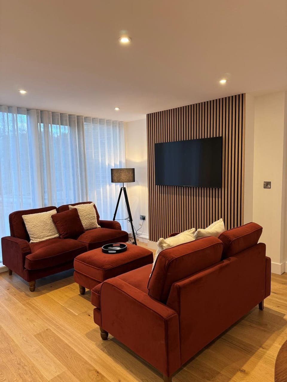TV and multimedia, Living room, Seating area, Evening entertainment