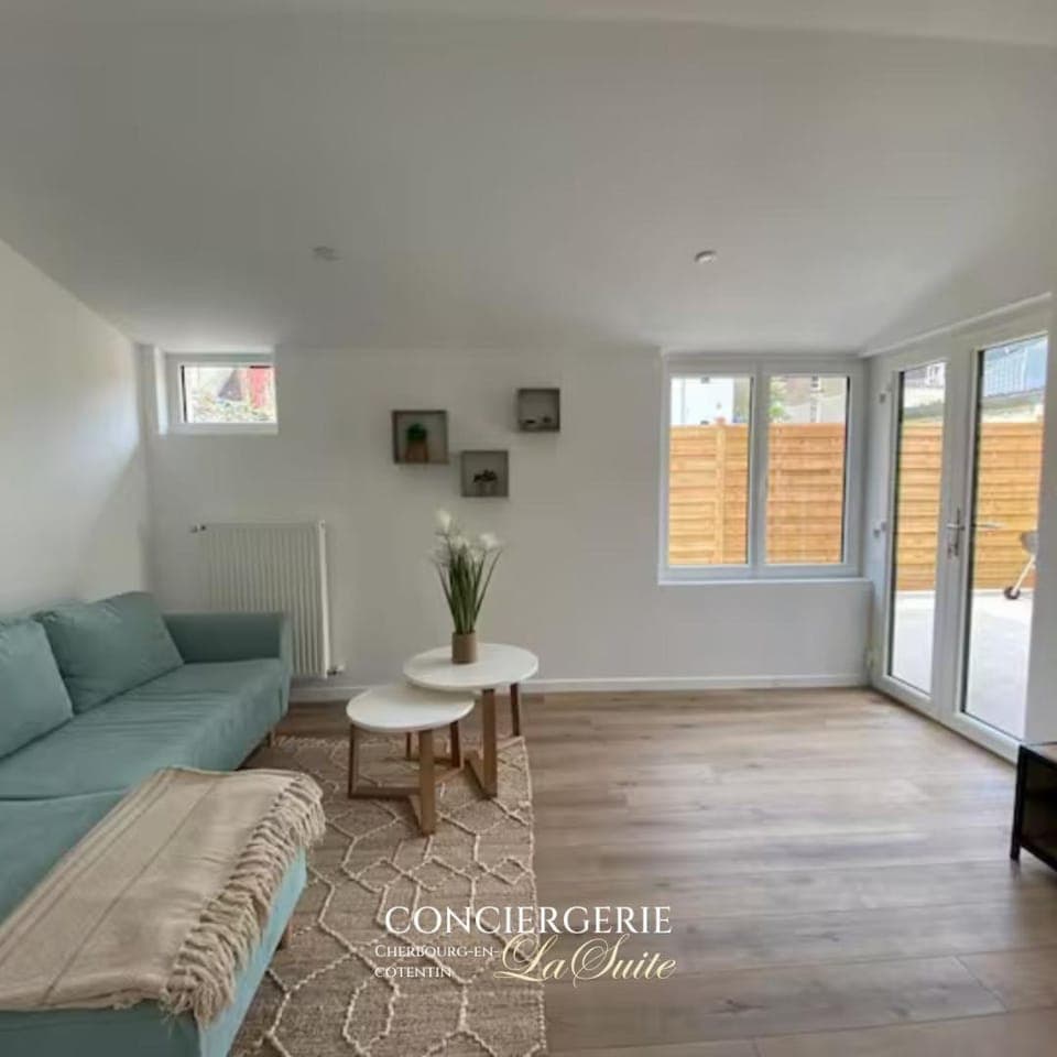 Communal lounge/ TV room, Living room, Decorative detail, Seating area