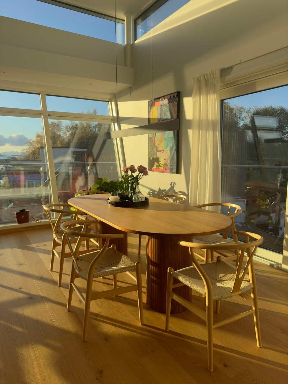 View (from property/room), Living room, Seating area, Dining area