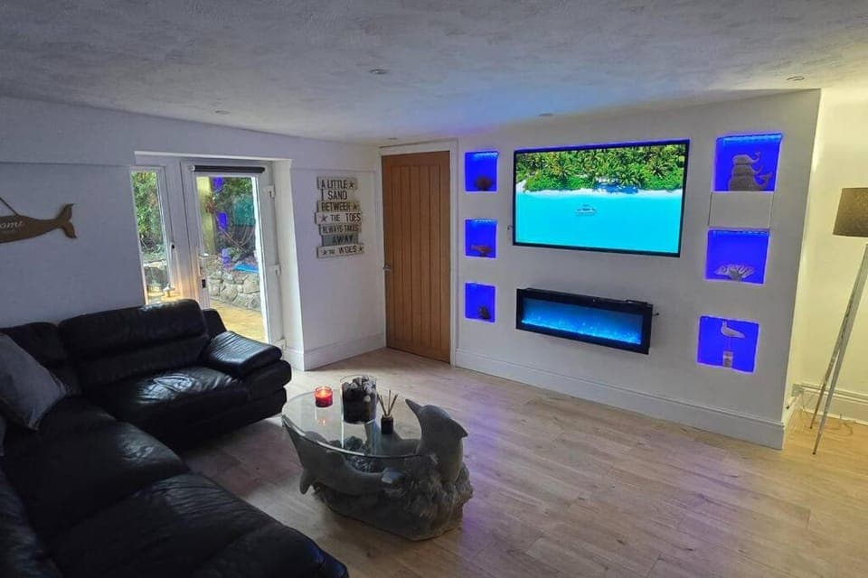 TV and multimedia, Living room, Seating area