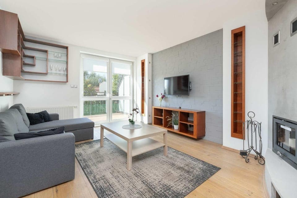 Communal lounge/ TV room, TV and multimedia, Living room, Seating area, Evening entertainment, flat iron