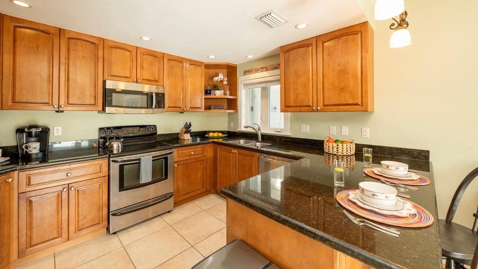 Coastline Comfort by Last Key Realty Apartment in Stock Island
