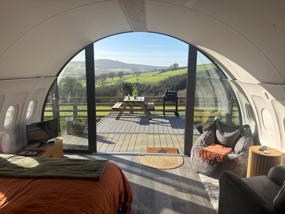 Patio, Bed, Natural landscape, View (from property/room), Balcony/Terrace, Living room, Seating area, Mountain view